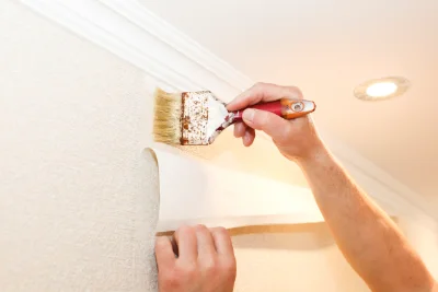 Pose de papier peint à Guerny — revêtements muraux et toiles de verre